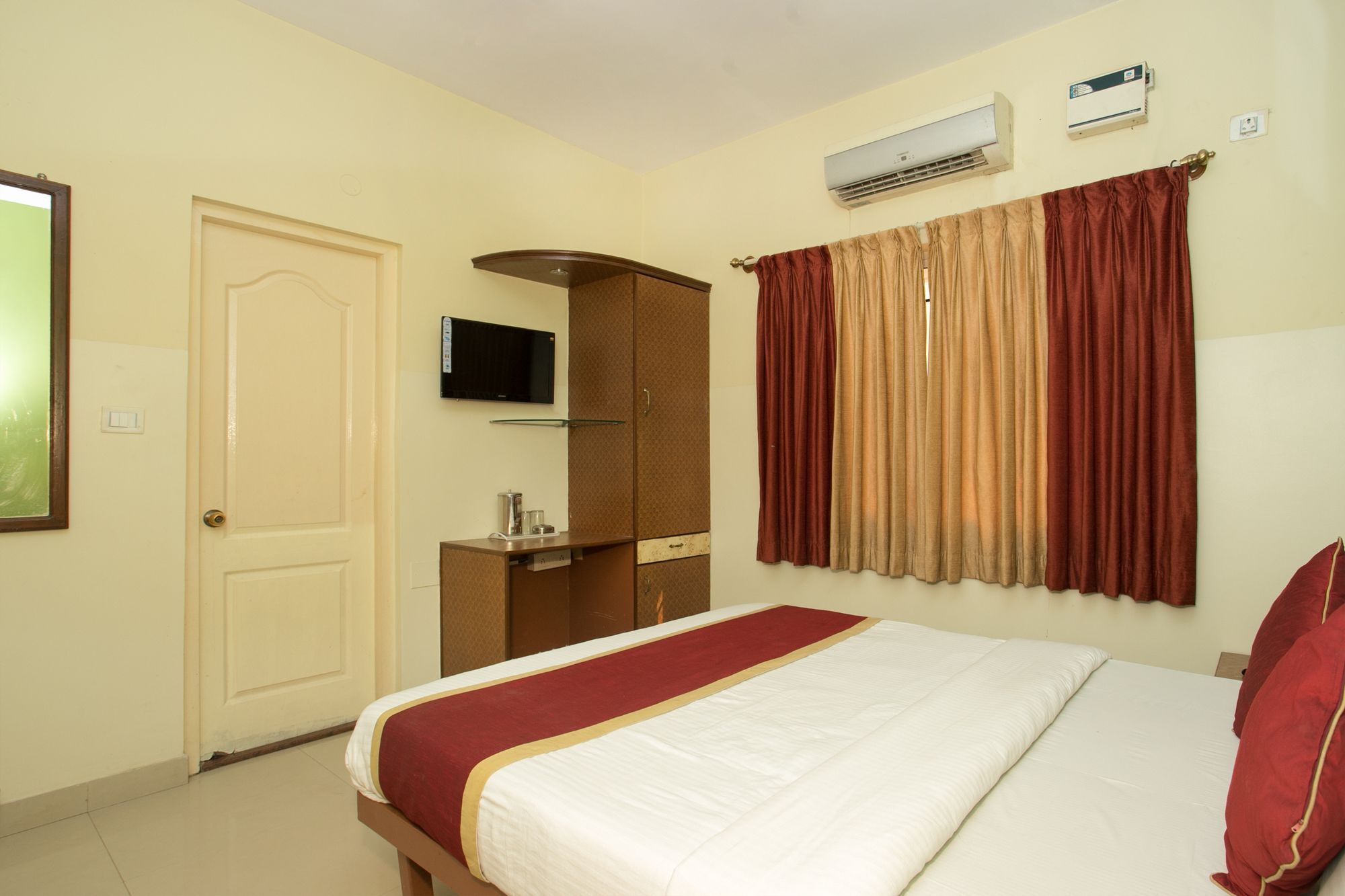 Oyo 10478 Raj Residency Ξενοδοχείο Μπανγκαλόρ Εξωτερικό φωτογραφία