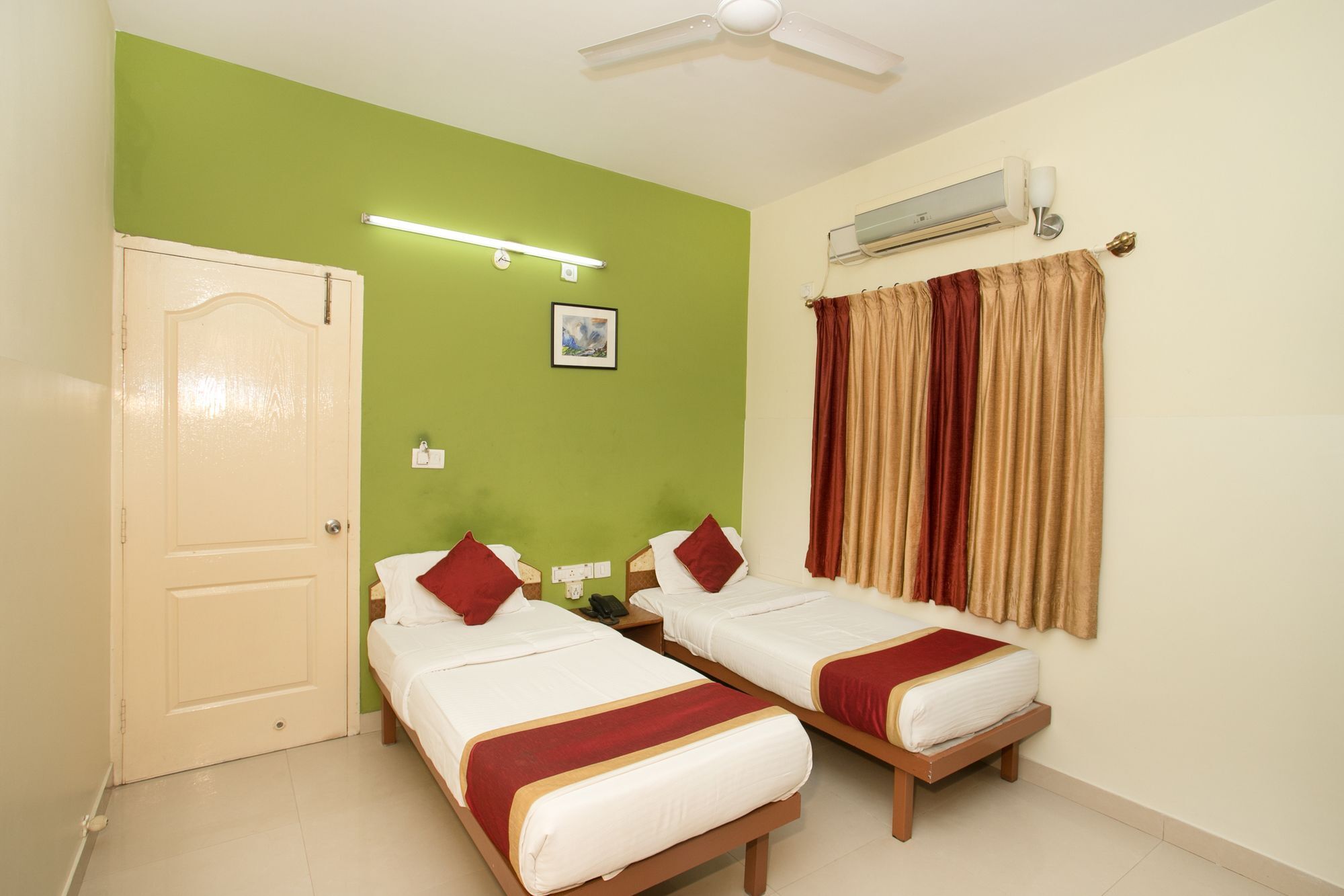 Oyo 10478 Raj Residency Ξενοδοχείο Μπανγκαλόρ Εξωτερικό φωτογραφία